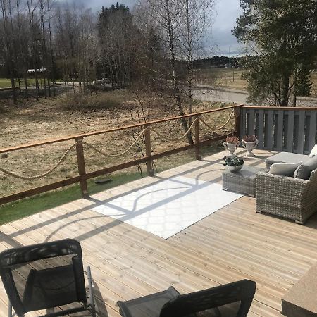 Tyylikaes Rivitaloasunto Lohjalla Exterior foto