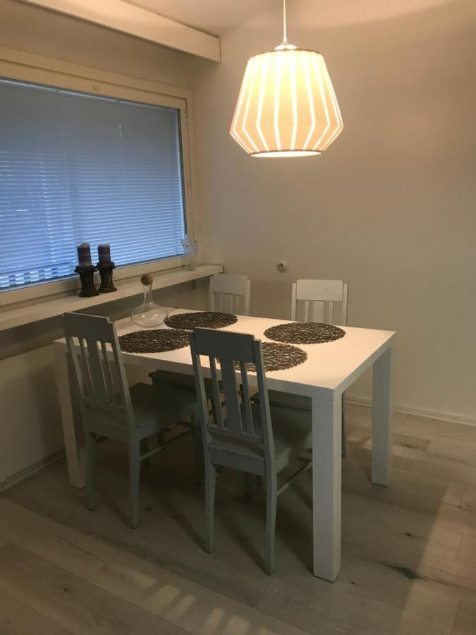 Tyylikaes Rivitaloasunto Lohjalla Exterior foto