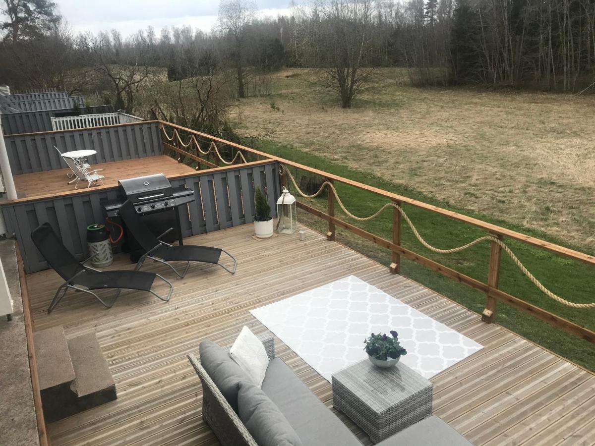 Tyylikaes Rivitaloasunto Lohjalla Exterior foto